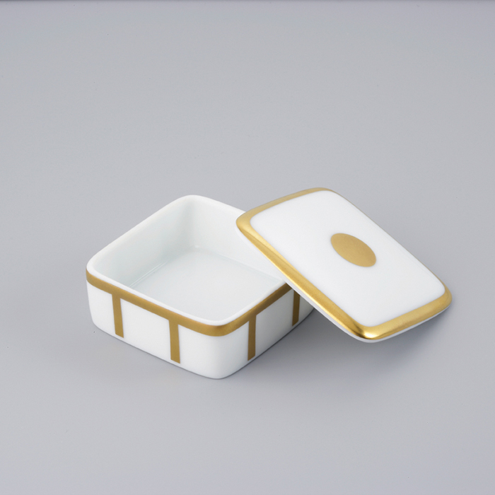 Коробка фарфоровая для таблеток Ithaque decor or A7A-A02-4617 (белый, золотой)