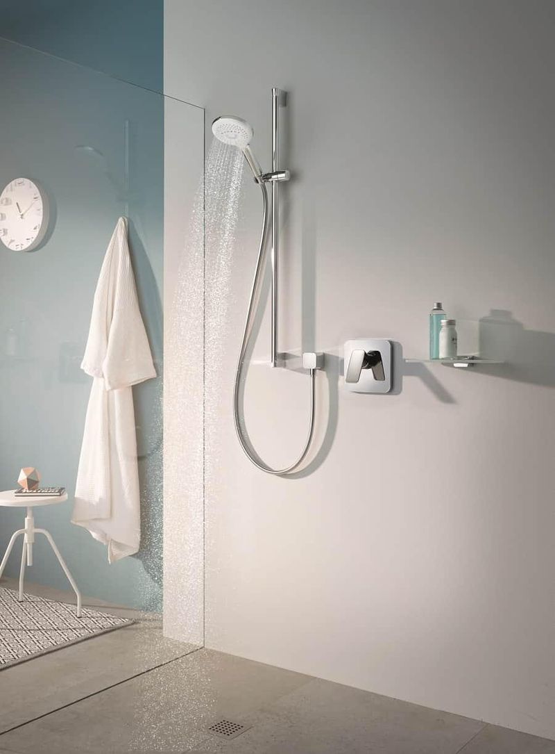 Смеситель для ванны и душа Kludi Pure & Style 406550575