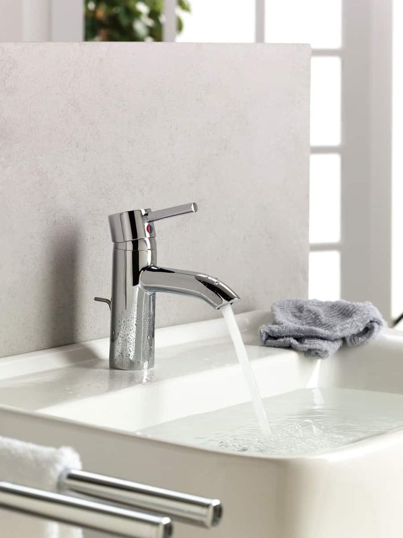 Смеситель для раковины Kludi Bozz 382910576