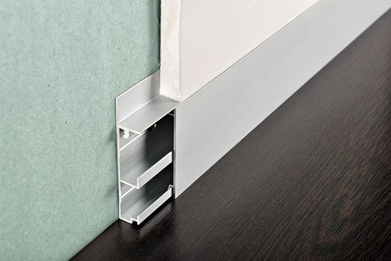Плинтус Progress Profiles Proskirting Flat PKFLAA 60 2 м. (серебро), матовый