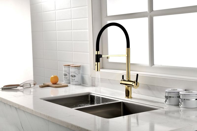 Смеситель для кухни Paulmark Gravity Gr213188-G (золото), с краном для питьевой воды