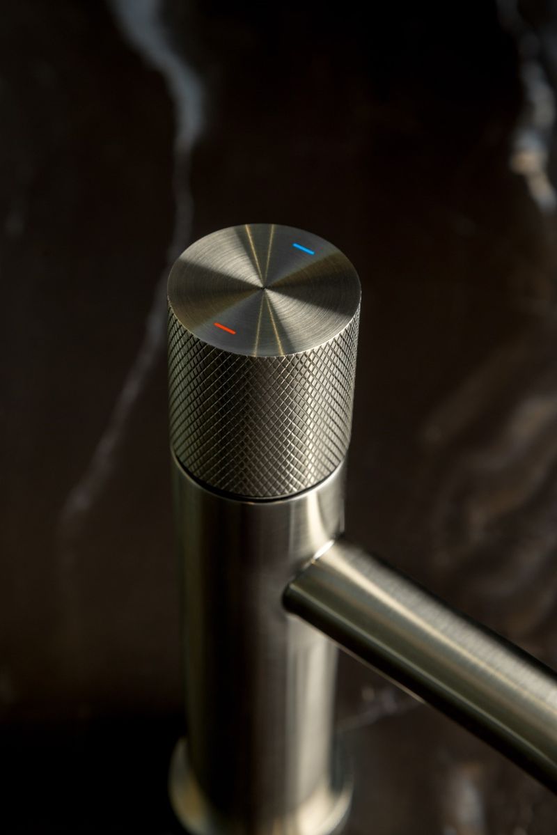 Смеситель для раковины Boheme Stick Touch 121-NB.2 (никель брашированный), без донного клапана