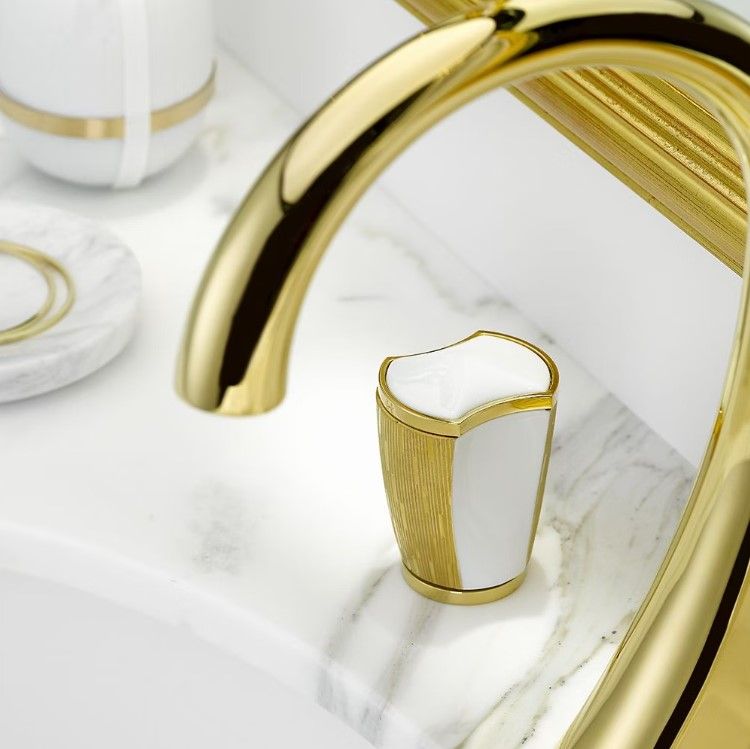 Смеситель для раковины THG Infini Porcelaine U2F-F01-151 (золотой, белый), с донным клапаном