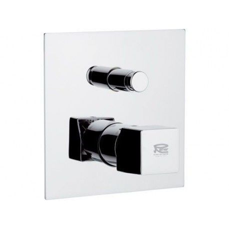 Смеситель для ванны и душа Remer SQ 3 S093 (хром)